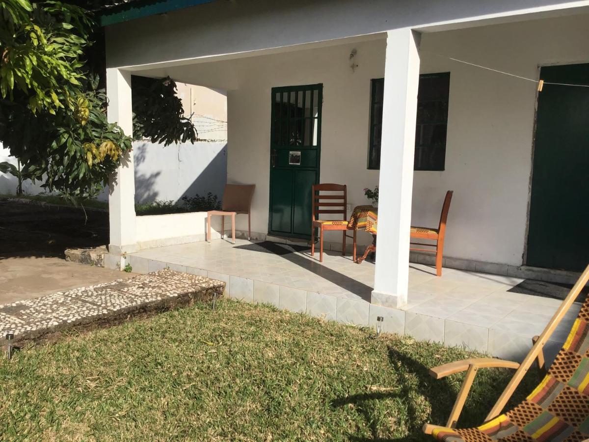 Anns Guesthouse Bakaugambia Dış mekan fotoğraf