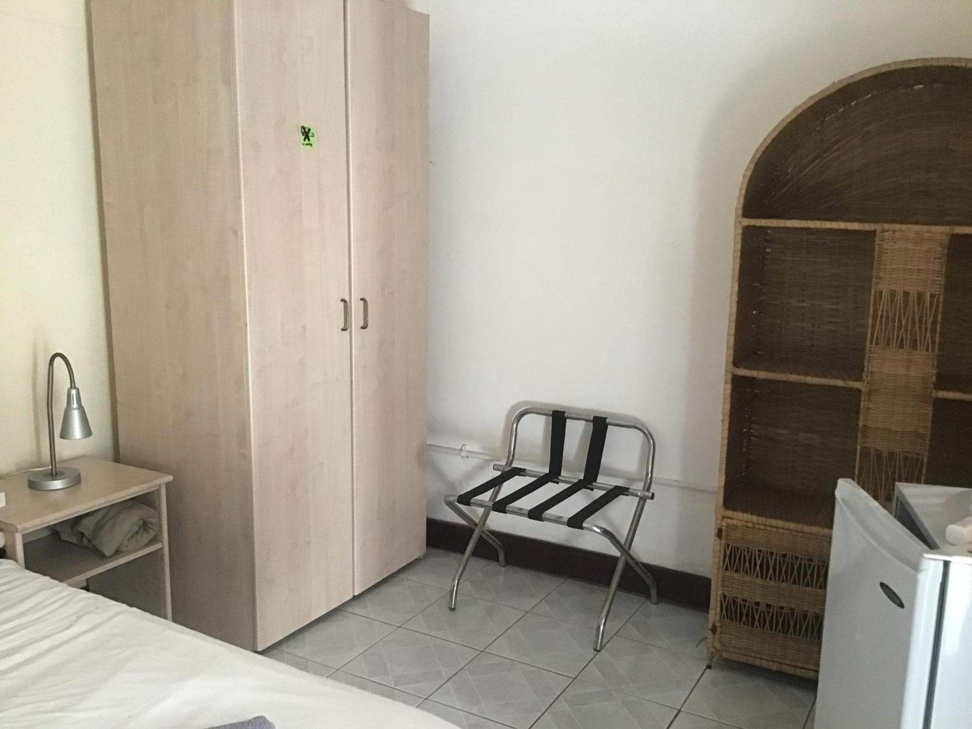 Anns Guesthouse Bakaugambia Dış mekan fotoğraf